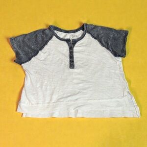 SO Short Sleeve Henley Distressed Juniors (S)